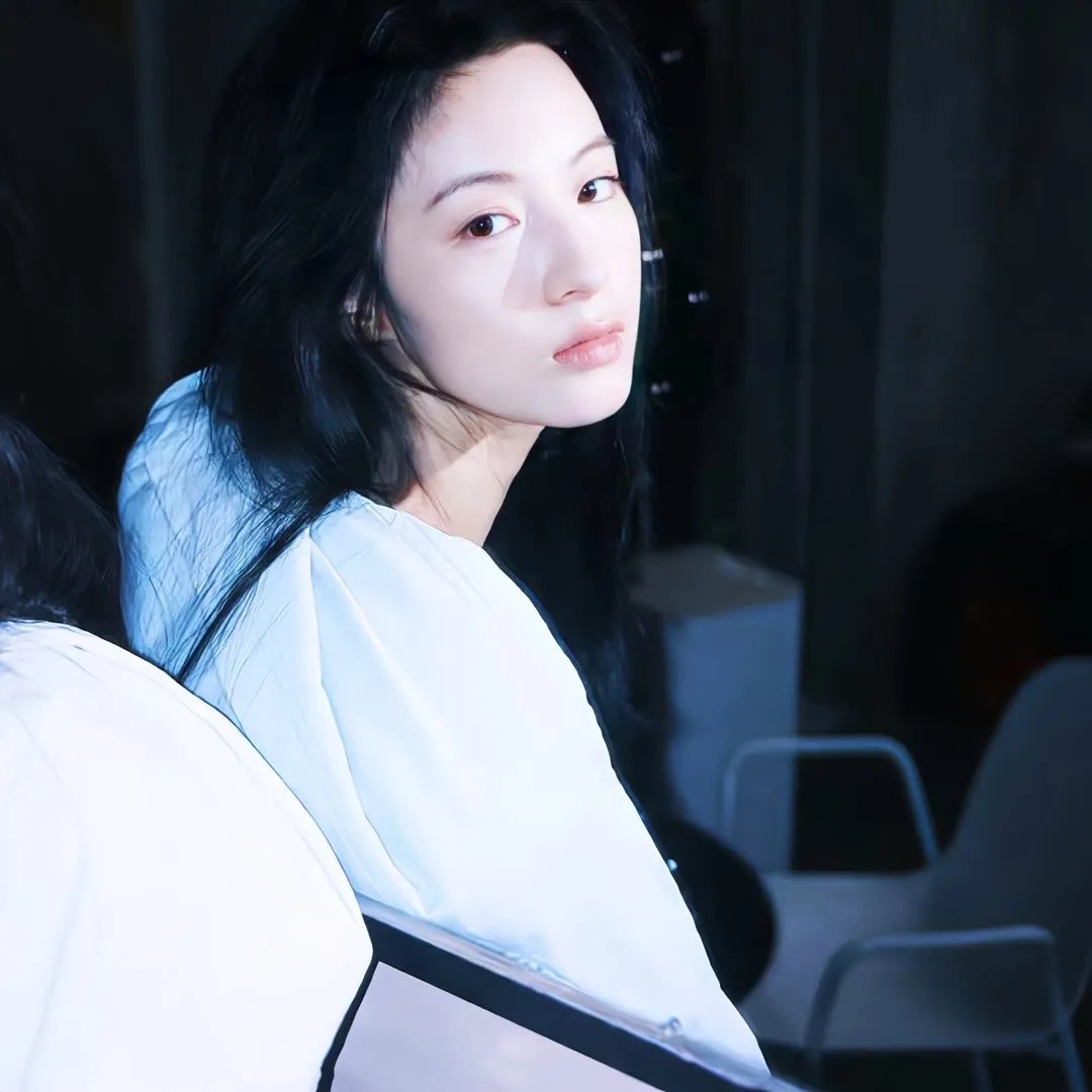 育婴房海报